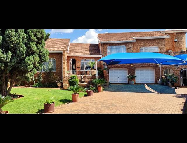 3 BEDROOM HOUSE FOR SALE IN GREENHILLS EXT 3